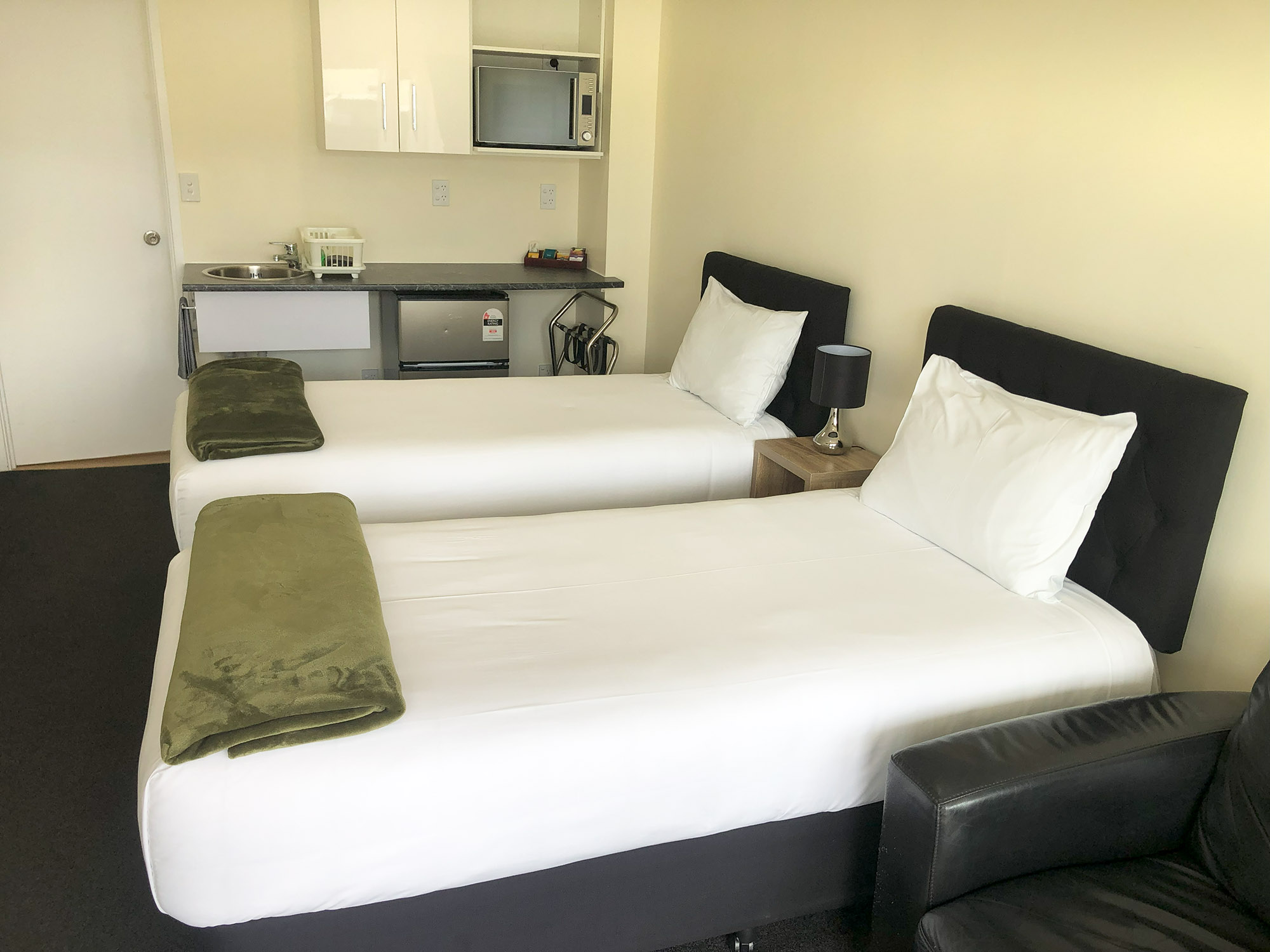 2 Twin Coast Motel, the perfect base to explore the Twin Coast Cycle Trail. Comfortable motel accommodation, bike hire and shuttle services.